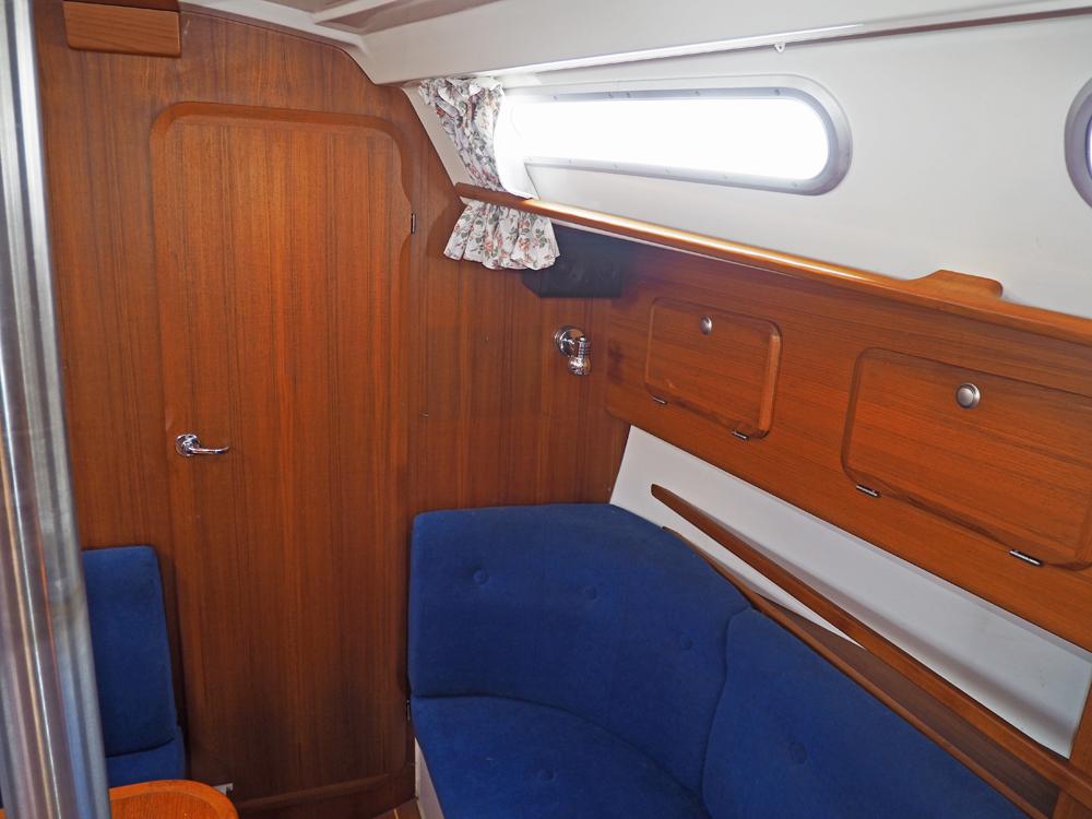 Salon, Accommodatie